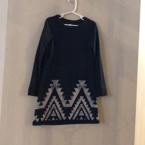 Tea Collection - Size girls 7 - Long sleeves + tan geometric shapes